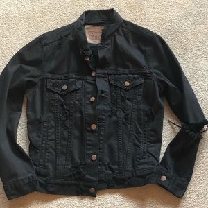 Black Levi’s Distressed Denim Jacket Small
